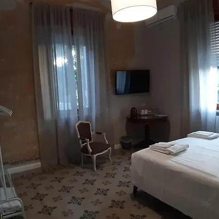 44 Bed and Breakfast