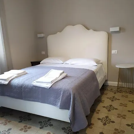 44 Bed and Breakfast