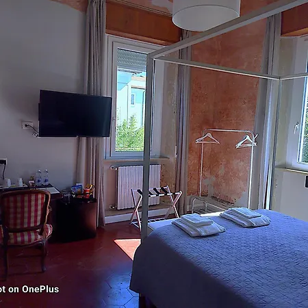 44 Bed and Breakfast